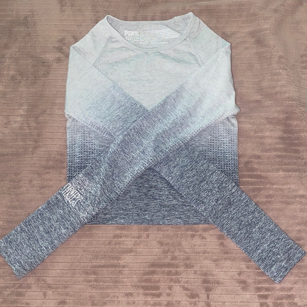 Long sleeve sport top